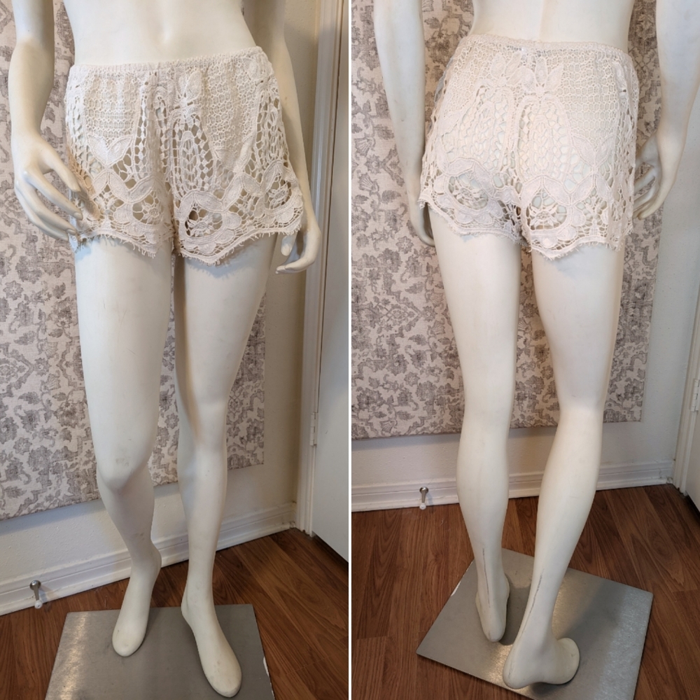 Eberjey Cream tone crochet Lace Swim Cover Shorts in Natural Medium